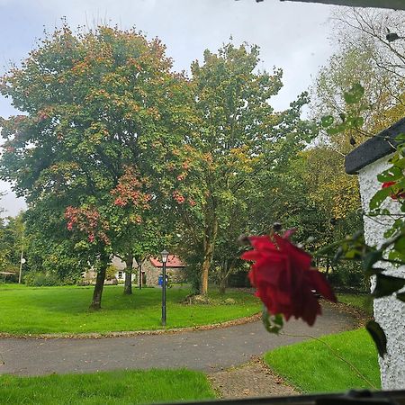 Longford Holiday Red Rose Self Catering Cottage Exterior photo